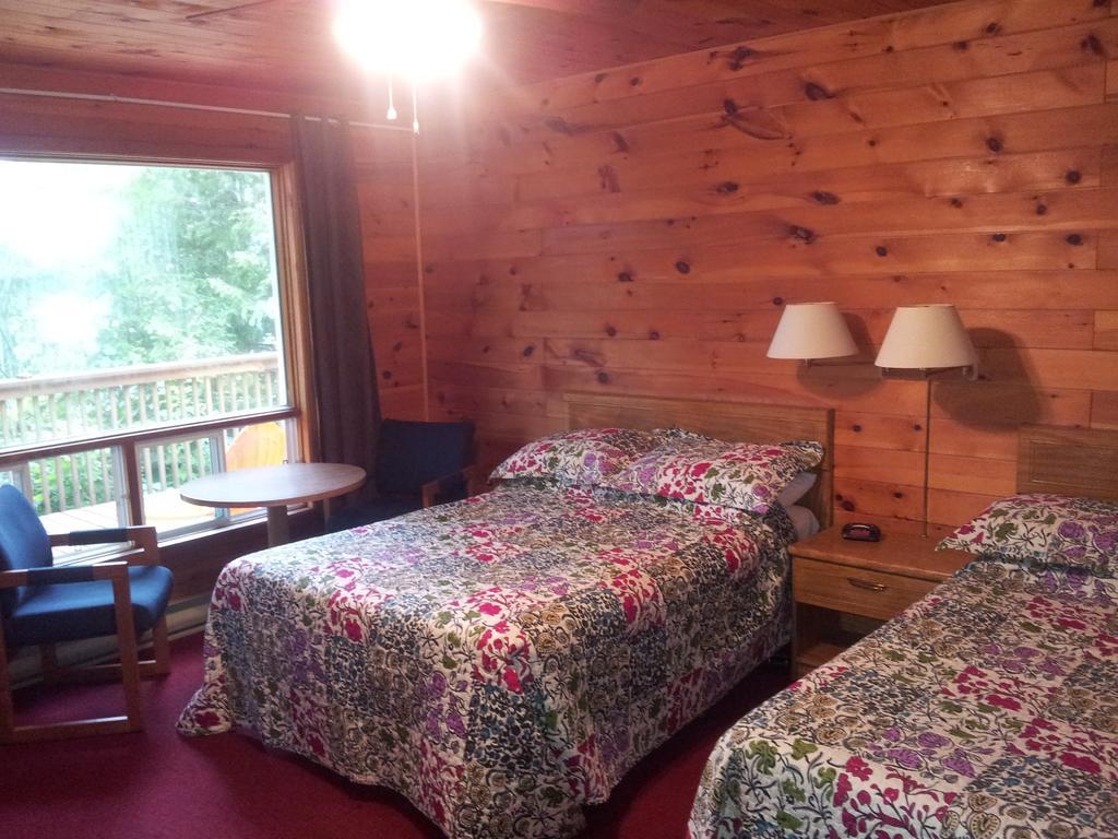 Red Lodge Resort Little Current Bilik gambar