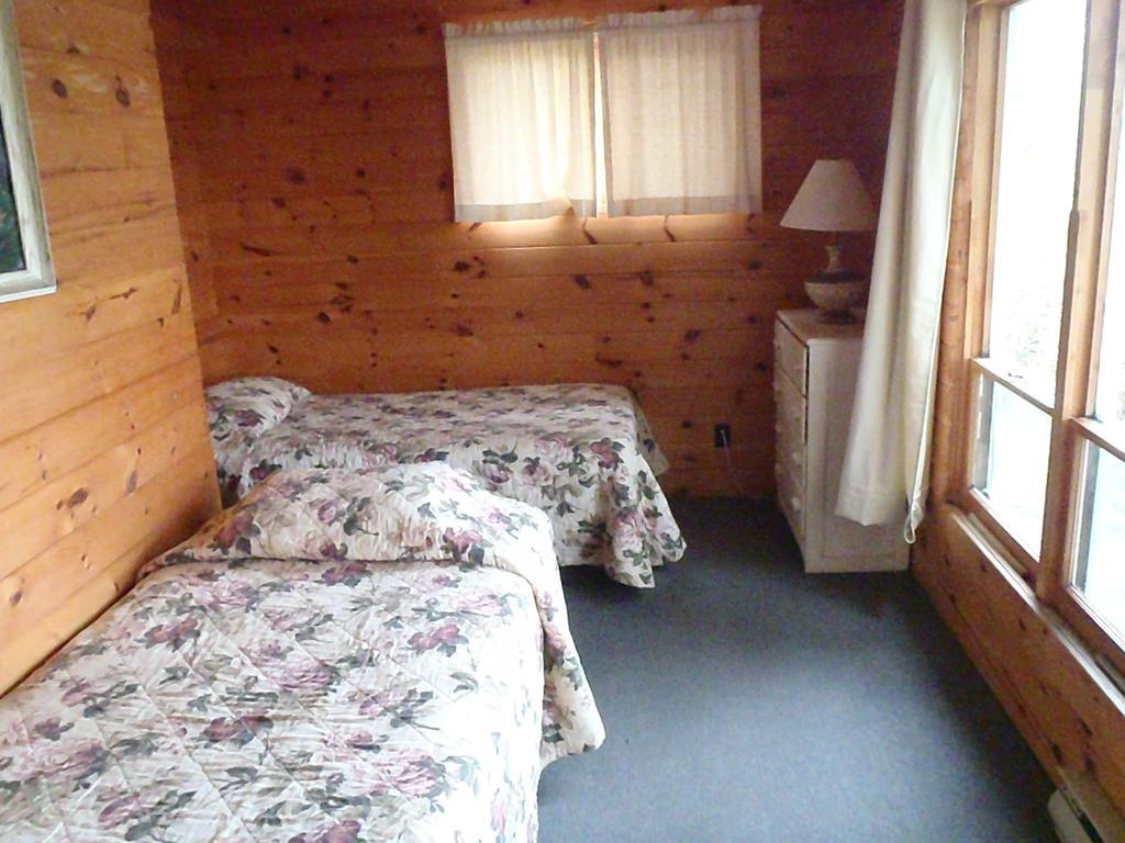 Red Lodge Resort Little Current Bilik gambar