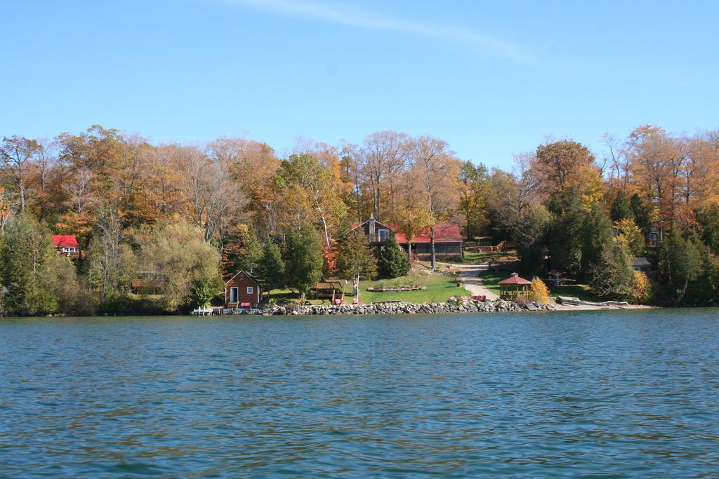 Red Lodge Resort Little Current Luaran gambar